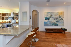 Fridge, microwave, oven, stovetop - 3 BD Cozy Home in St. Helena,fenced.Monthly rental (Saint Helena)