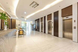 Interior - Golf Course View 2 Bedroom Serviced Condo in Central BGC! NEAR AIRPORT 48sqm (Taguig)