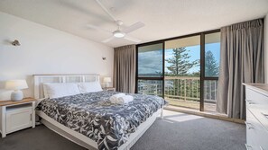 2 bedrooms, iron/ironing board, bed sheets - Gemini Resort 55 Stunning Ocean Views (Golden Beach)