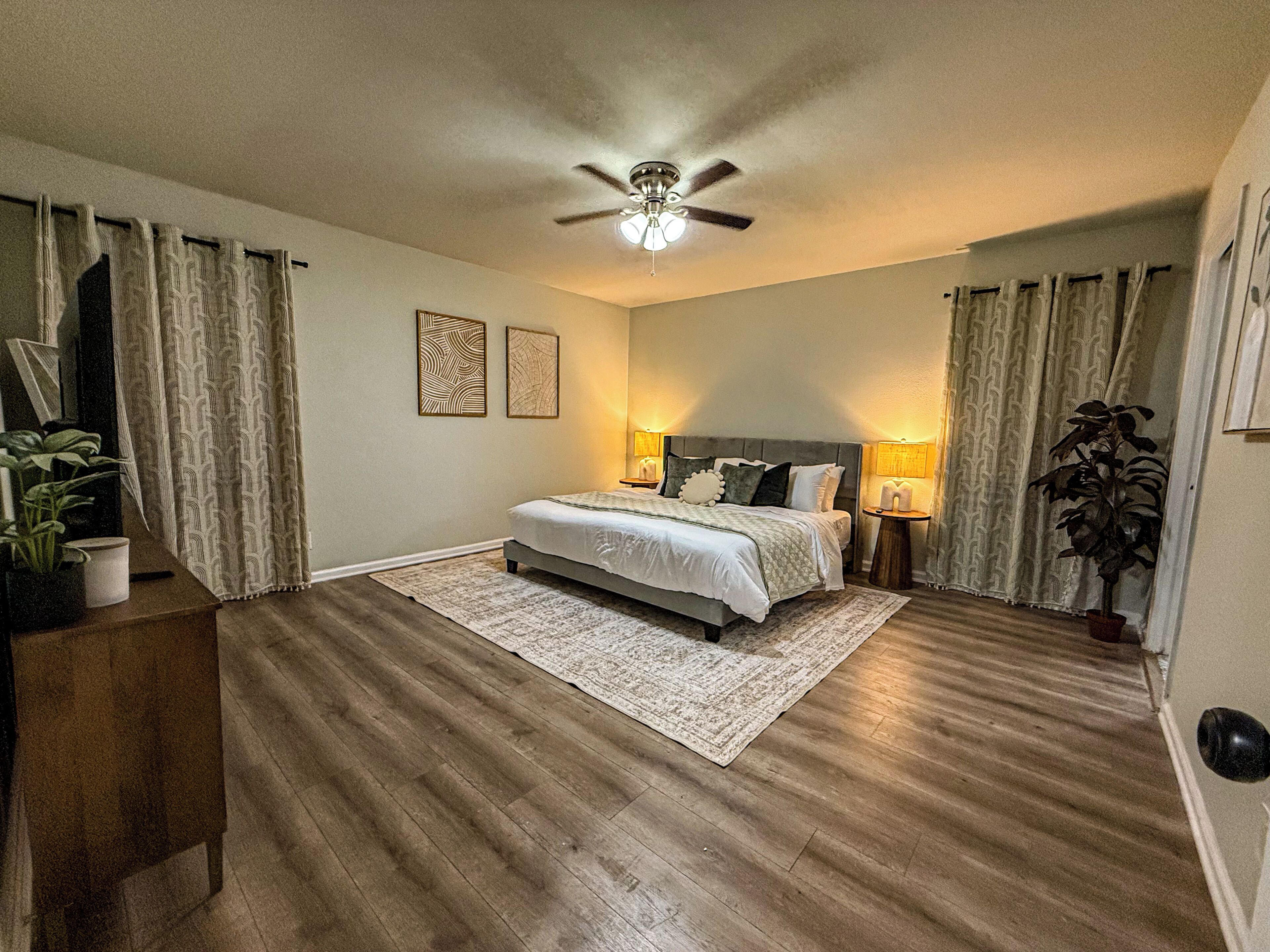 5 bedrooms, desk, iron/ironing board, free WiFi