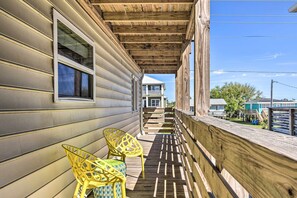 Terrace/patio - Gulf Shores Beach Condo with Pool (Gulf Shores)