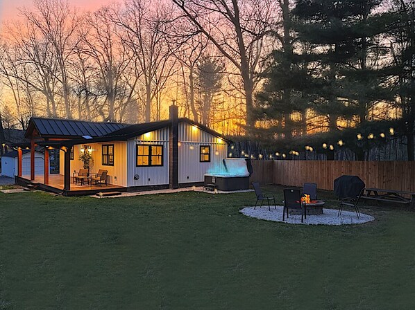 Property grounds - Lovely 2-bedroom cottage with covered porch, hot tub and campfire area. (Ickesburg)