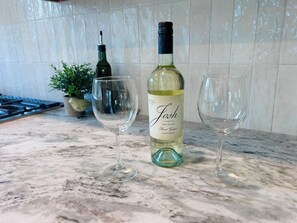 Food and drink - Secluded Cozy Cabin /Hot Tub/ Private Mountain Retreat (Monument)