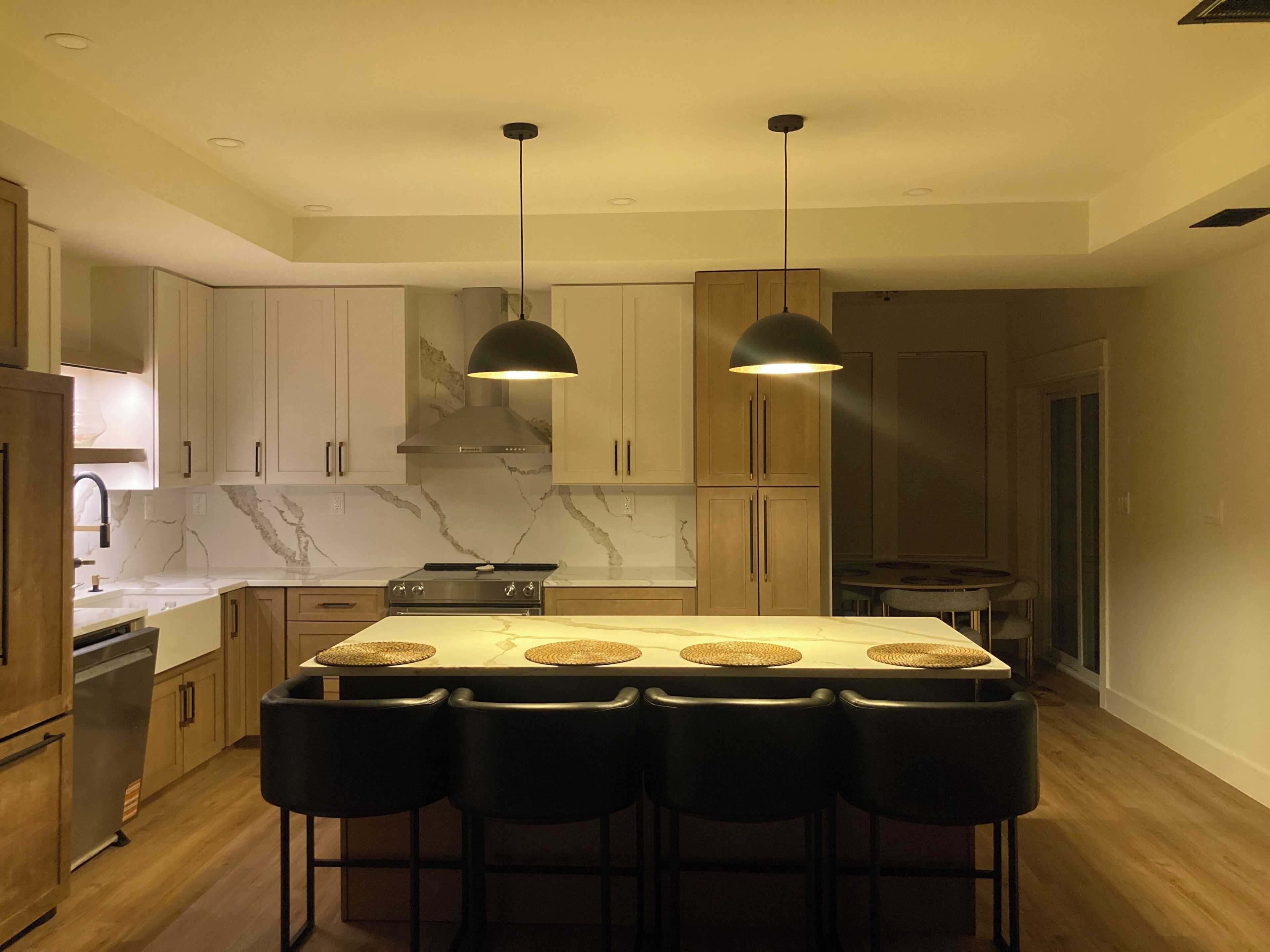 Fridge, oven, stovetop, dishwasher