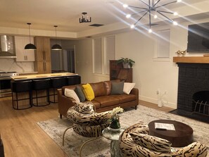 Living area - The Haven:  Upscale 3BR DC Retreat for Intimate Stays & Gatherings (Washington)