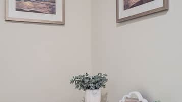 Basic Double Room | Interior