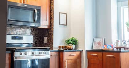 Amazing Townhouse-Heart of Little Italy