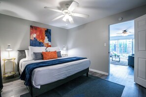 Room - 2BR Montrose Dream Suite 01! Downtown, Medical Center (Houston)