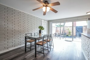 Dining - 2BR Montrose Dream Suite 01! Downtown, Medical Center (Houston)