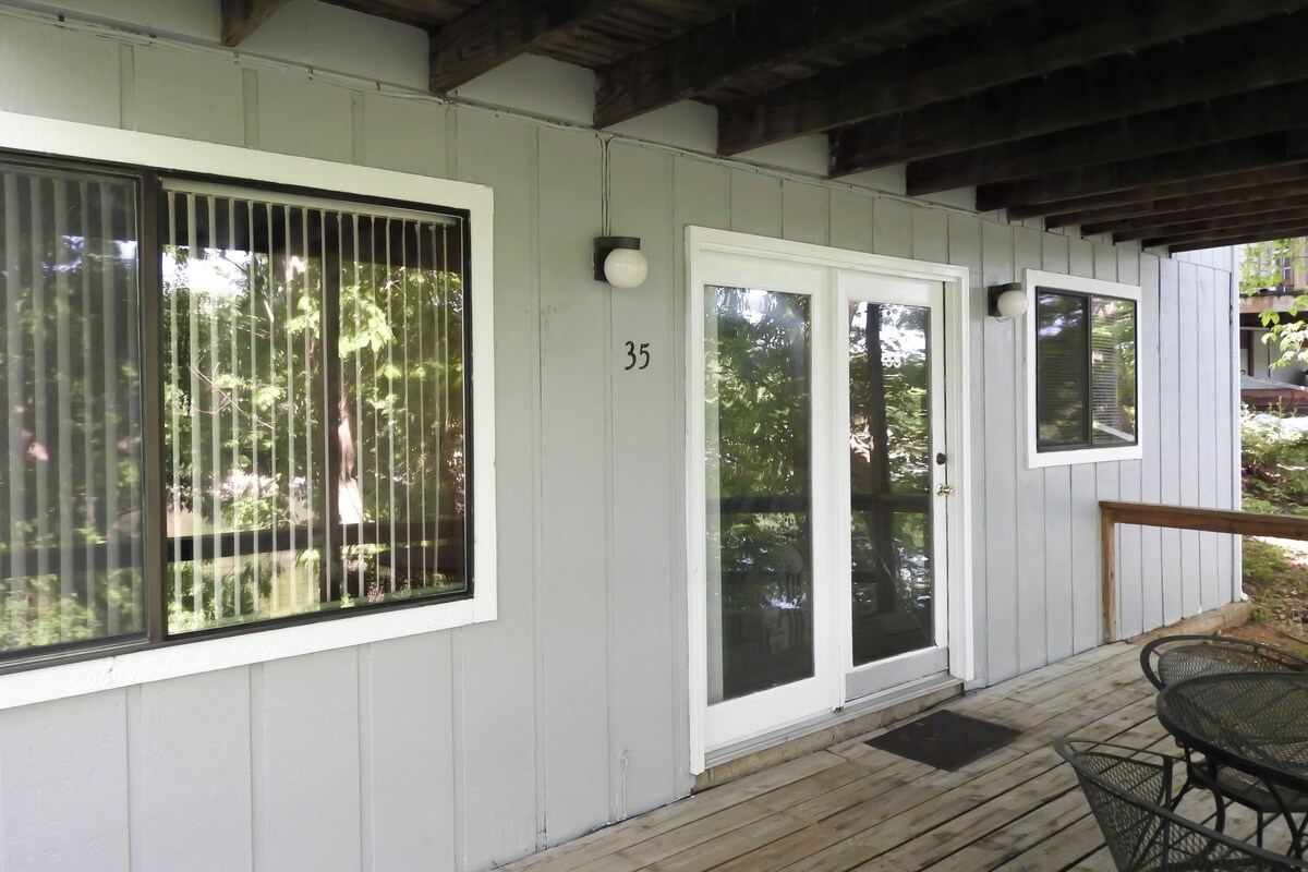 Standard Duplex, Lake View | WiFi (free), bed sheets