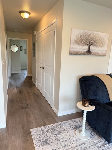 Soothing 2-bedroom apartment with AC