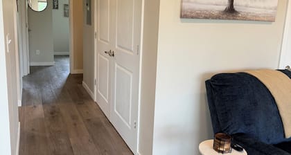 Soothing 2-bedroom apartment with AC