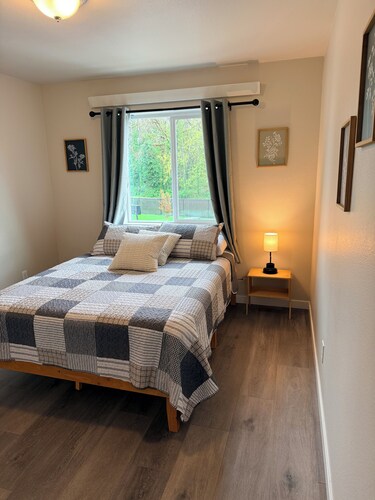 Soothing 2-bedroom apartment with AC