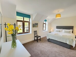 3 bedrooms, iron/ironing board, Internet, bed sheets - Ashton Cottage, Countisbury (Lynmouth)