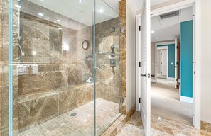 Shower, hair dryer, towels - Oceanfront 3BR Corner Suite with Wraparound Lanai and Private BBQ Grill (Lahaina)