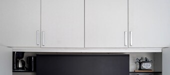 Studio Comfort with air conditioning, Wi-Fi, and workspace in the city center, kitchen, and close to the ferry terminal.