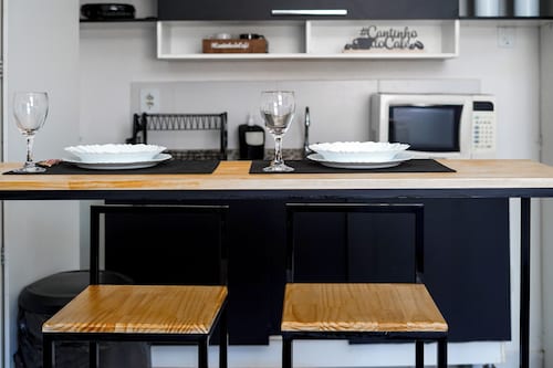 Studio Comfort with air conditioning, Wi-Fi, and workspace in the city center, kitchen, and close to the ferry terminal.