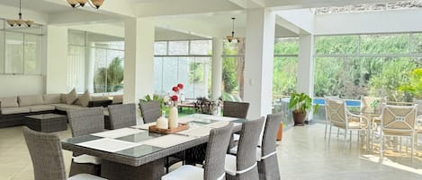 Outdoor dining