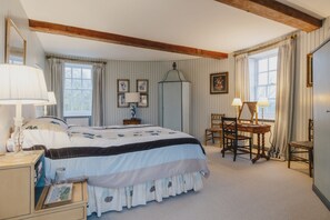Room - The Folly - sleeps 6 guests  in 3 bedrooms (Leominster)