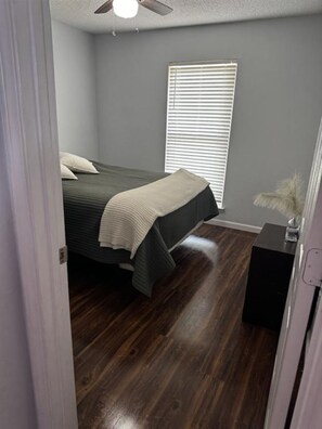 Room -  3-bedroom house in Arlington, 20 minutes from AT&T Stadium and the Stockyards. (Arlington)