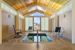 Indoor pool - Surfside at Short Sands - 3 min walk to Short Sands - York - Pool - Hot Tub (York)