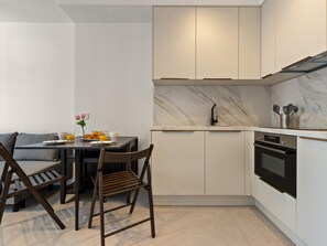 Fridge, microwave, oven, dishwasher - La Joya 1B. New apartment in Carihuela, 300 m from the beach (Torremolinos)