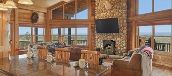 Perfect Up North Stay in Mio  4 Bedroom Retreat