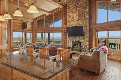 Perfect Up North Stay in Mio 4 Bedroom Retreat