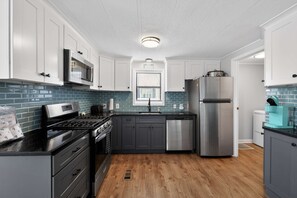 Private kitchen - Sea Lane - Ocean City Bayfront Coastal Escape (Ocean City)