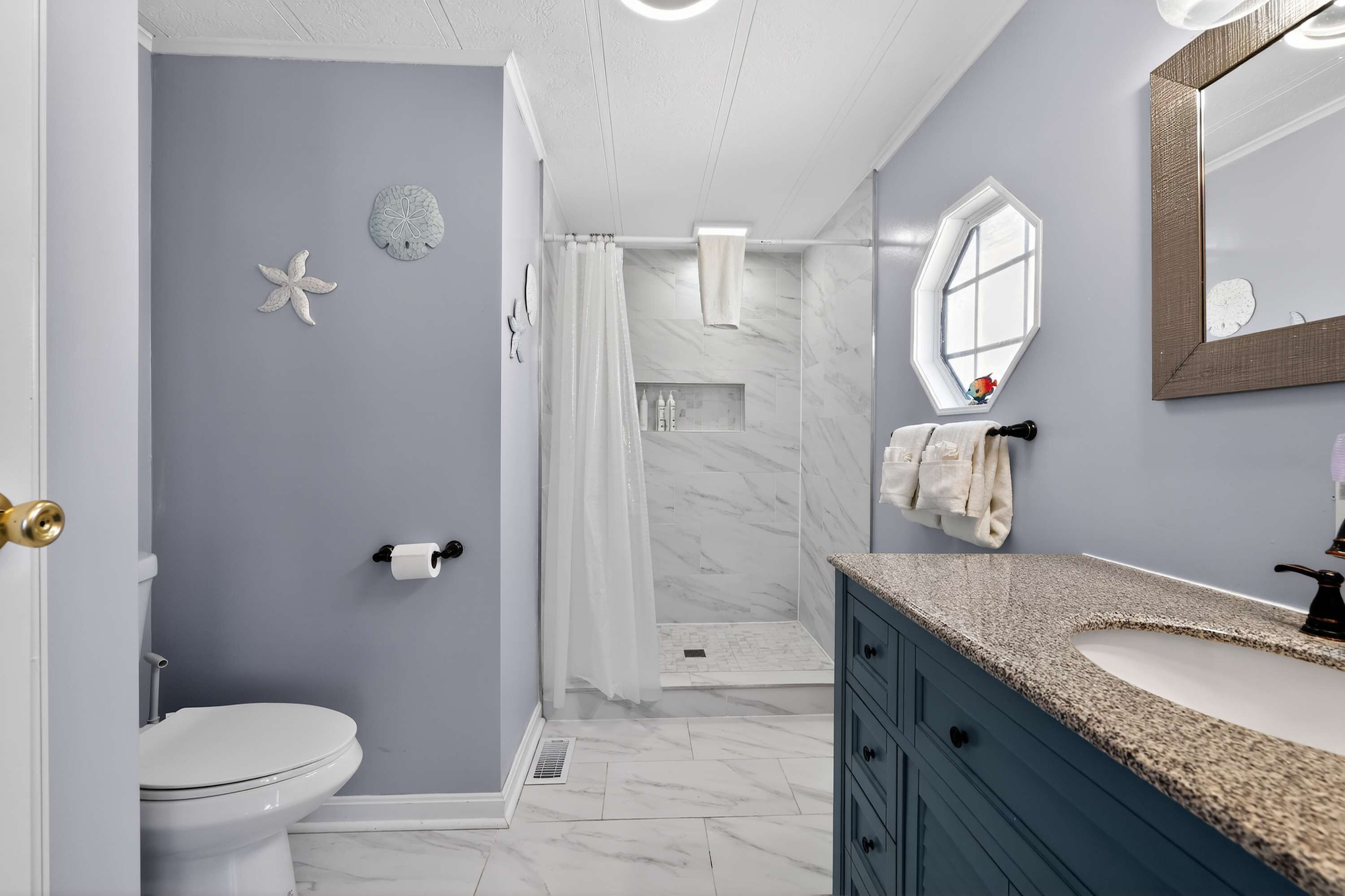 Shower, towels, shampoo