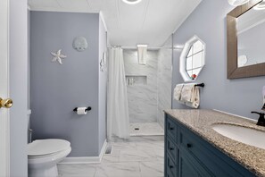 Shower, towels, shampoo - Sea Lane - Ocean City Bayfront Coastal Escape (Ocean City)