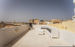 House | 1 bedroom - Charming Bormla Stay Terrace BBQ Pool Table (Cospicua)