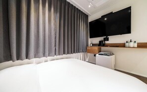 Basic Double Room Single Use - Hotel The Castle Jamsilsaenae (Seoul)
