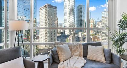 Stylish 2BR Condo in Heart of Downtown with free parking