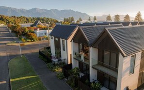 Exterior - Beach Nearby | Modern Stay | Convenient – KK77018 (Kaikōura)