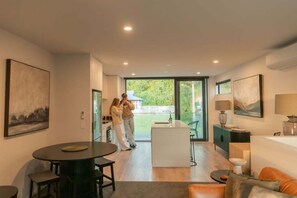 Dining - Spacious | Convenient | Relaxed - KK67718 (Kaikōura)