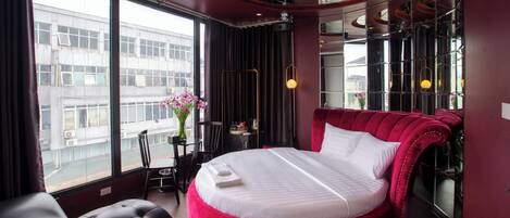 Luxury Double Room | Iron/ironing board, free WiFi