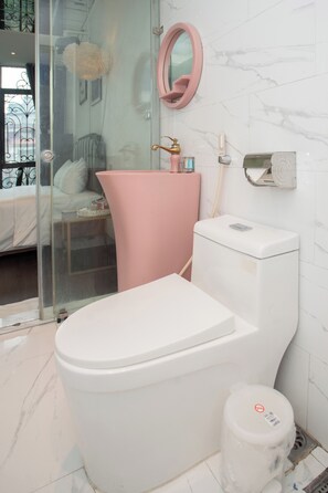 Deluxe Double Room | Bathroom - Luma Boutique Hotel (dong da)