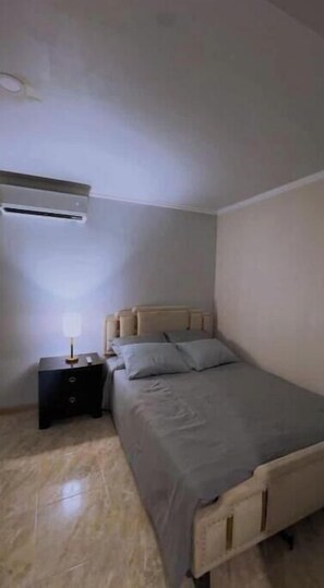 1 bedroom, iron/ironing board, WiFi, bed sheets - Nazareth. (Oranje staat)