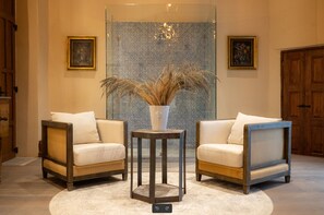 Luxury-Einzelzimmer, Balkon, Talblick | Innenbereich