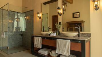 Luxury Single Room, Balcony, Valley View | Bathroom