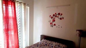 3 bedrooms, iron/ironing board, bed sheets - Enjoyable 3-bedroom apartment with AC in vibrant Bengaluru (Bengaluru)
