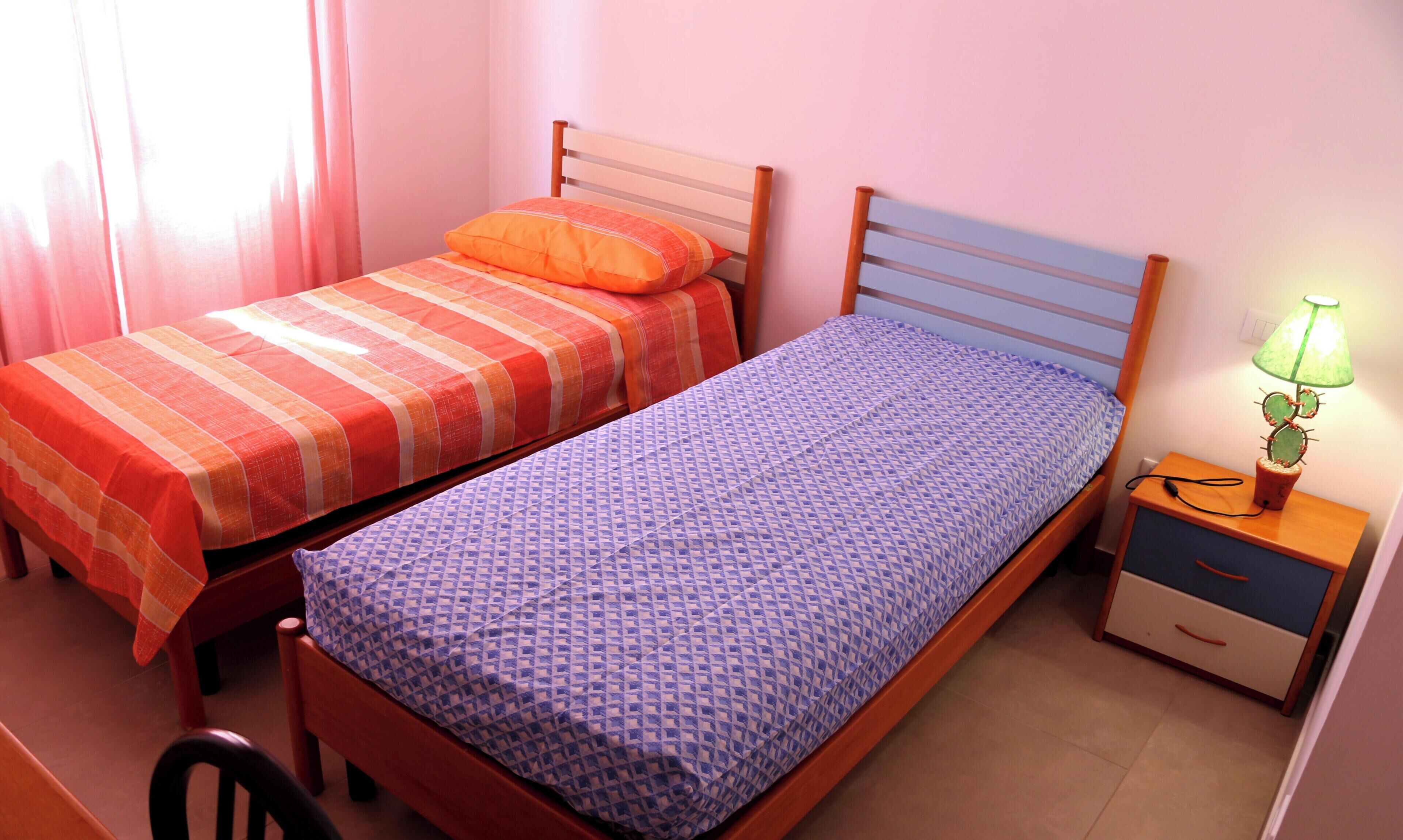 2 bedrooms, desk, iron/ironing board, bed sheets