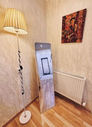 Interior - Cozy 2-bedroom apartment in tranquil Samarqand with AC. Center (Samarqand)