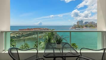 Deluxe-Studio, Balkon, Blick auf die Lagune | Unterkunftsgelände