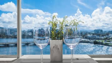 Estudio superior, balcón, vista a la laguna | Interior