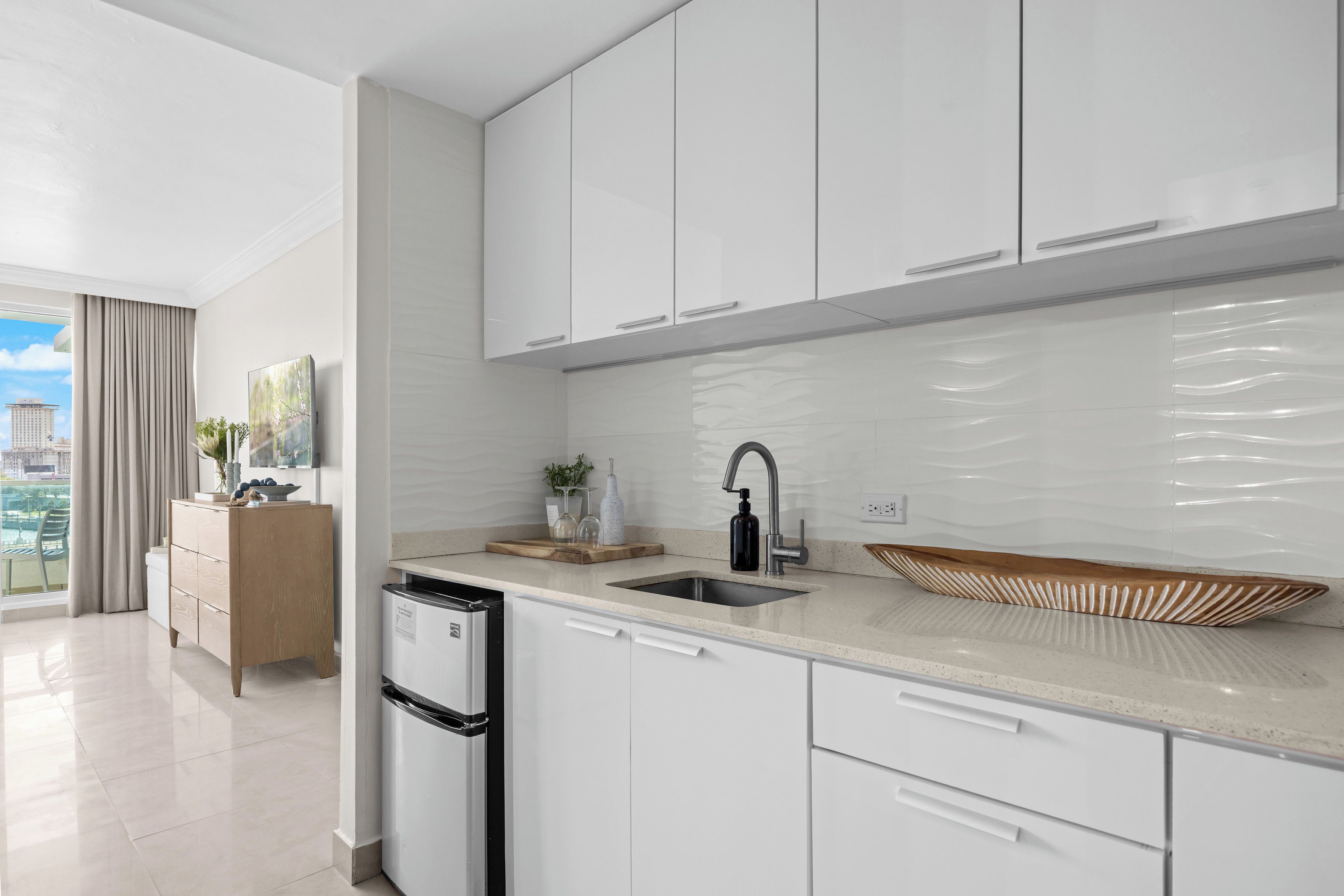 スーペリア スタジオ バルコニー ラグーンビュー | 専用キッチン