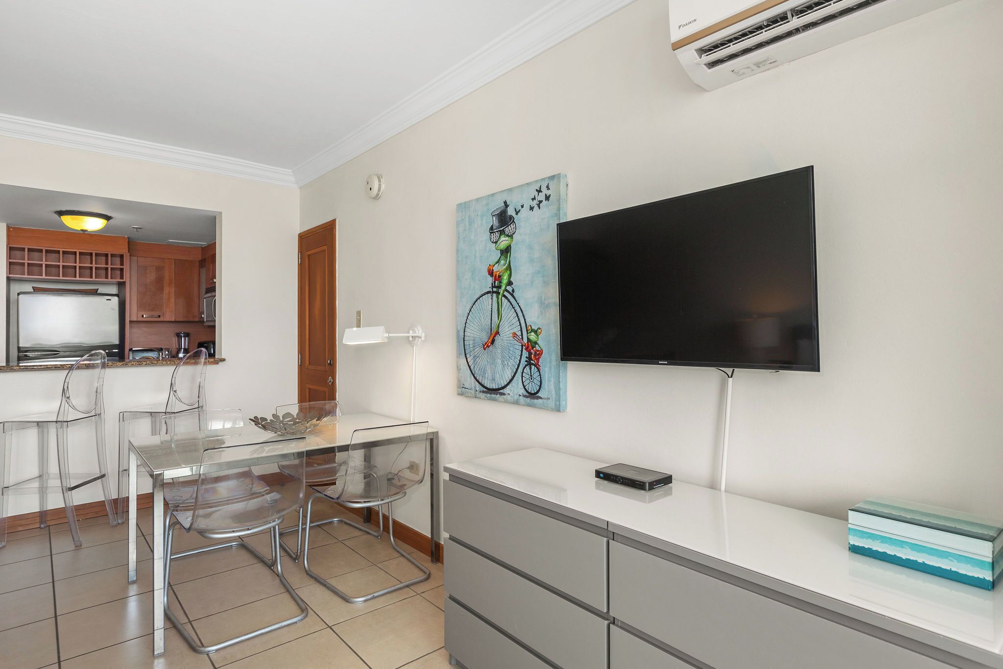 Deluxe Studio, Balcony, Lagoon View | Dining