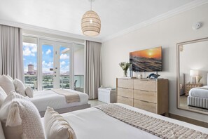 Superior Studio, Balcony, Lagoon View - Condado Lagoon - Lux Waterfront Studios (San Juan)