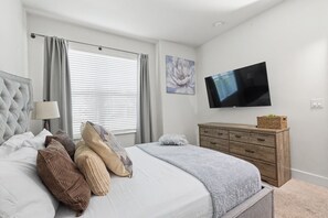 Room - Vrbo Property (Clermont)